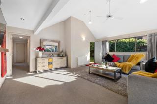 Distinctive Stylish and Spacious Family Home - 9