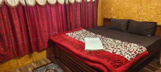 MANI'S WOODHOUSE - Ooty - 0