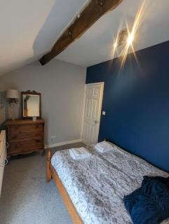 Blue Bell Apartment - Kidsgrove - 3