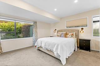Not usually available – Lucky U! - Auckland - 1