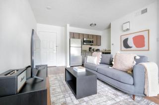 Blueground Gateway pool gym near movies ATX-250 - 8