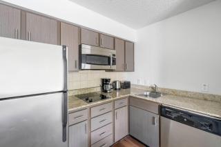 Blueground Gateway pool gym near movies ATX-250 - 6