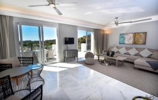 Exquisite and Modern villa near beach with Heated pool! - Marbella - 3