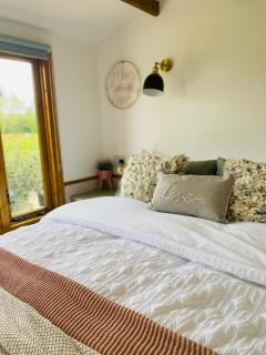 Hidden Gem Luxury Shepherd Hut - Pea Pod - Wimbish - 7
