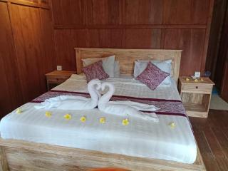sunrise wood house - Ubud - 0