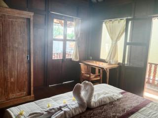 sunrise wood house - Ubud - 1