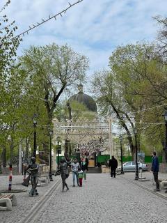 Cathedral Park Modern studio - Chişinău - 8
