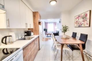 Plateau Escape & Nightlife Adventures! Downtown Super Value! Full 1BR Apartments - Montreal - 4