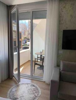 Luxury Apartment Tirana Center Balcony - Tirana - 3