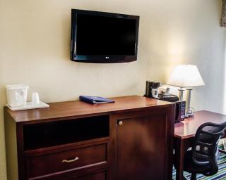 Quality Inn & Suites Medina - Akron West - 5