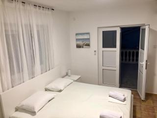 Big house with beautiful view and private jacuzzi - Tivat - 1