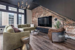 Penthouse Grand Executive Suite - Louisville - 3