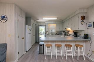 Janet's Blue Haven - Edisto Island - 6