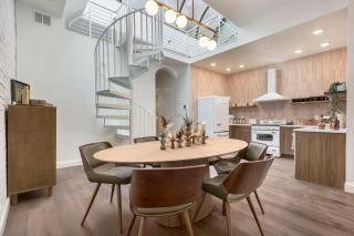 Skyline Bourbon Loft by Hollyhock Suites 5 Bedrooms-2 baths With Soaking Tub - 0