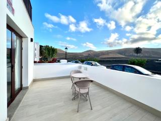 Room with breakfast included, balcony, WiFi, pool in Yaiza - 5