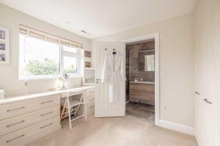 Windsor Charm Spacious 3-Bed, Parking & Garden - By Tempstay - 5