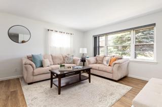 The Cochlin Cottage, AC, Fenced Backyard, Fire pit - Traverse City - 6