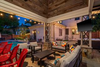 Pool Outdoor TV Fire Pit Game Room - 9