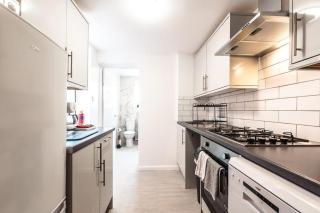 Modern House in Central Southampton with Private Off-Road Parking - Newly Refurbished - Great for Contractors, Friends & Families - Southampton - 5