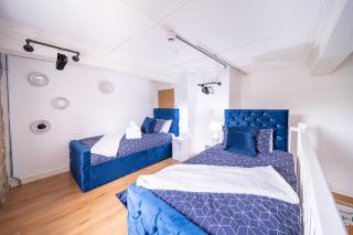1 Bedroom Kirkstall Centre Apartment Ideal for Corporate Guests, Free Parking - Leeds - 1