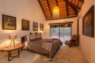 Luxury GuesthouseCo Butterfly House - 8