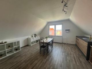 2,5 Raum Ferienwohnung möbliert Dachgeschoss Niederorschel - 9
