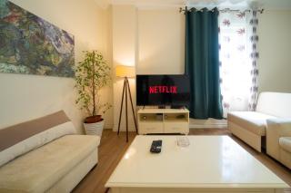 Prestigious Spacious Historical Apartment in city center - 1