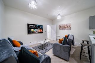 Modern 2-Bed Townhouse, Conveniently Located Near Leeds City Centre - Perfect for Corporate Stays - Farnley - 8