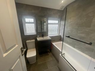 2 Bed Flat near Heathrow Airport & Elizabeth Line - 2
