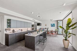 The Wharf apartments, downtown Willemstad - 3