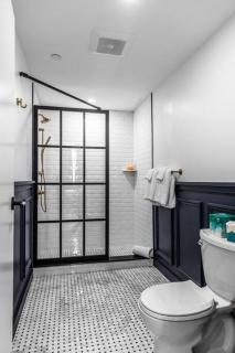 DTWN Historic Hotel, West Market Square View, King Bed, Room # 200 - 7