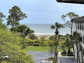 Seas the Day! Beach & Sun, with Bikes & Chairs - Hilton Head Island - 7