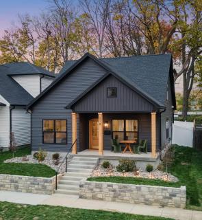 Urban Sophistication Mid Century - Farm Home - 4