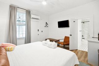 Folliday Inn - The Cobra - Room 32 - Folly Beach - 7