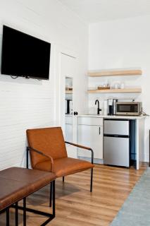 Folliday Inn - The Cobra - Room 32 - Folly Beach - 6