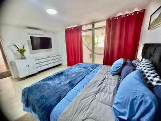 Apartamento Único en Caracas 3 habitaciones, 3 baños, terrazas, hamaca, estacionamiento, smartv, wifi y una decoración brutal estilo Art Déco - Moderno - Caracas - 0