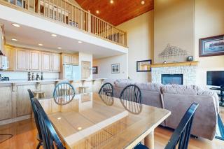 Waterside Wilderness Retreat - McHenry - 3