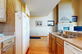 Waterside Wilderness Retreat - McHenry - 1