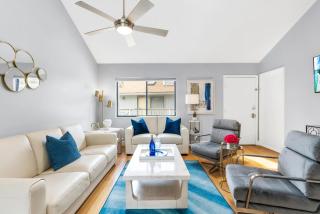 Beach Rd, 300ft to Beach Access & 500ft to Siesta Key Village, 2bdr - Siesta Key - 7