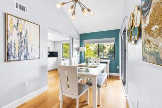 Beach Rd, 300ft to Beach Access & 500ft to Siesta Key Village, 2bdr - Siesta Key - 5