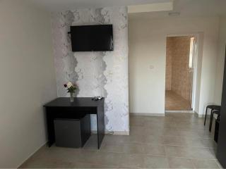 ЛАЗАРОВИ - 2