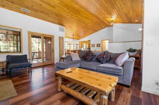 Bigfoot's Hideout - Warm and welcoming, minutes to grocery, boutiques, and entertainment! - Big Bear Lake - 8