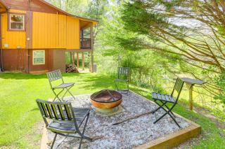 Peaceful Mars Hill Home with Porch and Mountain Views - 8