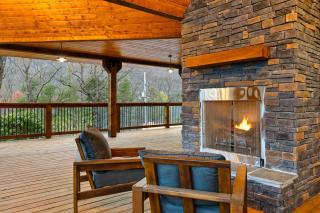 The Benton at The Rise Retreat (L2) - Hood - 3