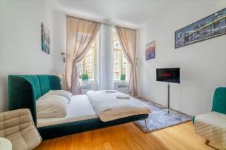 CityZen Residence by Rentez - Praga - 0