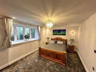 Stansted Airport Stay, Parking and Luxury Suite - Bishops Stortford - 8