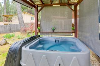 1 Mi to Lake Hot Tub Haven in Pollock Pines! - Pollock Pines - 8