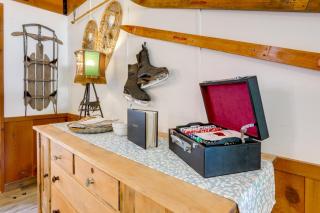 1 Mi to Lake: Hot Tub Haven in Pollock Pines! - 3