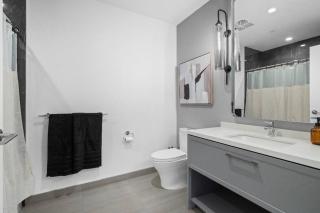 Epitome of Luxury Condo in DTLA - Los Angeles - 9