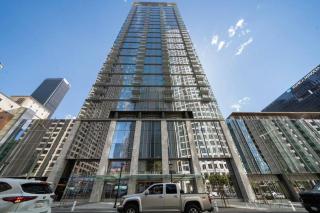 Epitome of Luxury Condo in DTLA - Los Angeles - 3